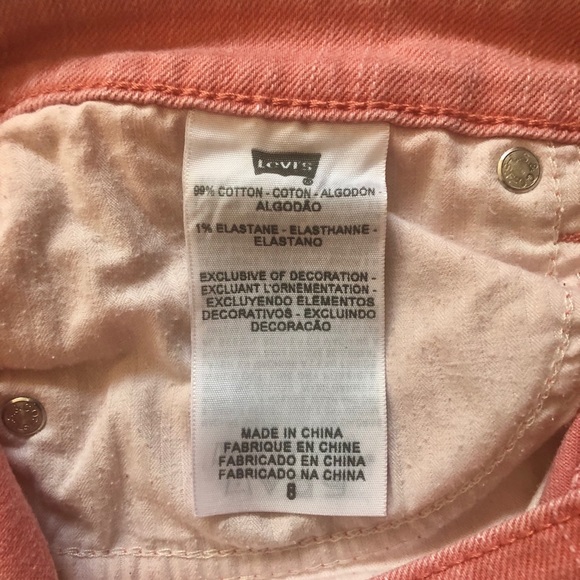 Levi’s Demi Curve Peach Cropped Pants Size 8 - Picture 3 of 7
